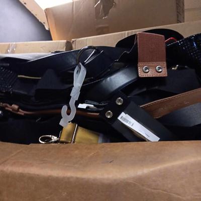 lot of 100 Women's Plus size Belts New