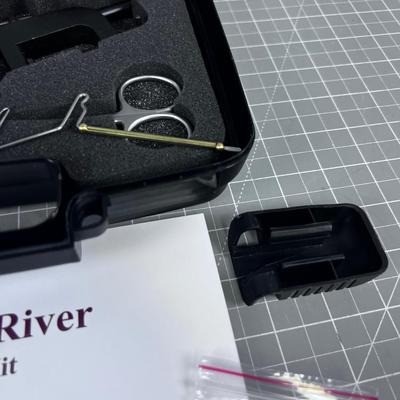 Gunnison River Fly Tying Kit, New but Damaged