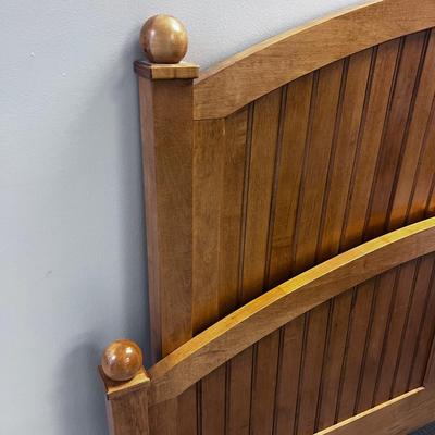 Ethan Allen Queen Size Bed, Country Color