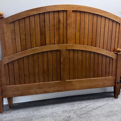 Ethan Allen Queen Size Bed, Country Color