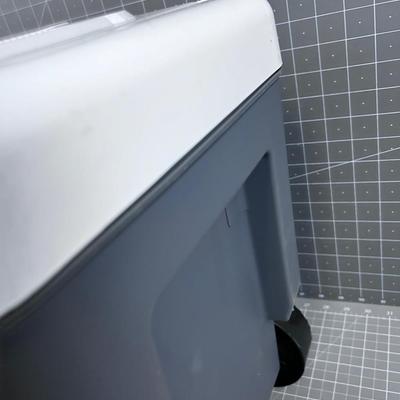 Igloo Cooler on Wheels GREY 