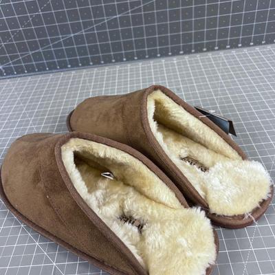 APRES Slippers NEW 