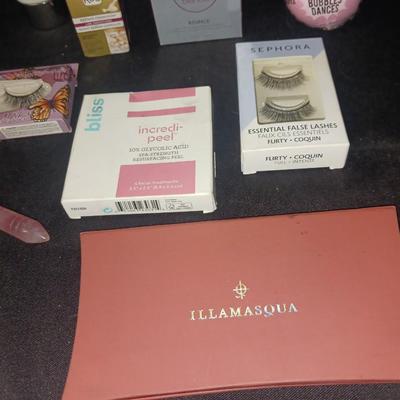 WOMENS BEAUTY SUPPLIES