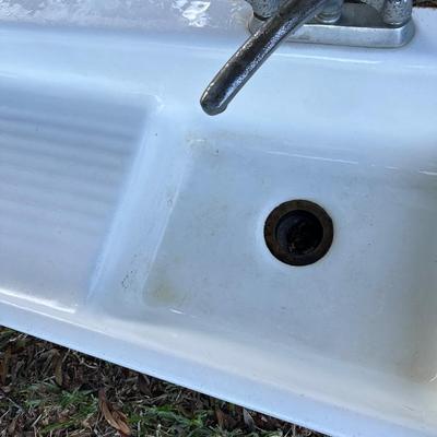 Old Porcelain Sink ~ * Read Details
