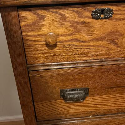 Oak Chest of Drawers With Beveled Mirror (B2-MG)