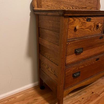 Oak Chest of Drawers With Beveled Mirror (B2-MG)