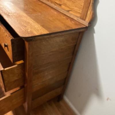 Oak Chest of Drawers With Beveled Mirror (B2-MG)