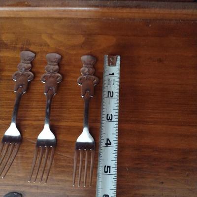 Pillsbury Dough Boy Design Children's Flatware by Oneida- 12 Pieces