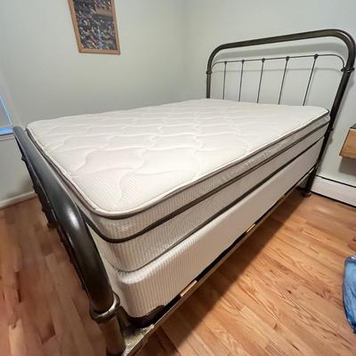 Retro Full-Sized Iron Bed (B2-MG)