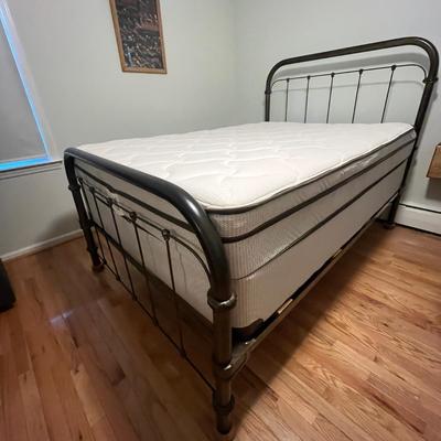 Retro Full-Sized Iron Bed (B2-MG)