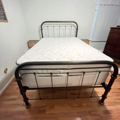 Retro Full-Sized Iron Bed (B2-MG)