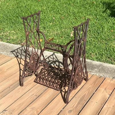 SINGER ~ Cast Iron Sewing Machine Base
