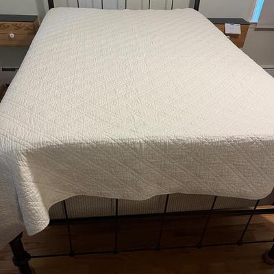 Full Sized Sheet Sets & Bedspreads (B2-MG)