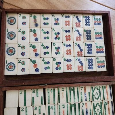 Antique Mahjong Tiles w wooden case