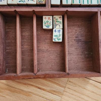 Antique Mahjong Tiles w wooden case