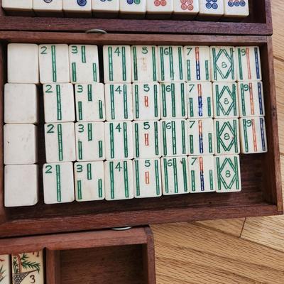 Antique Mahjong Tiles w wooden case