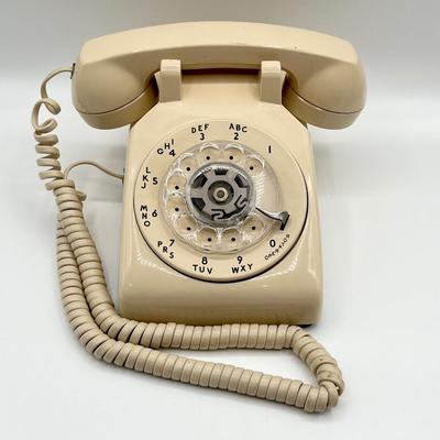 BELL SYSTEMS ~ Vtg. Rotary Dial Phone