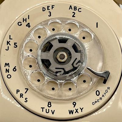 BELL SYSTEMS ~ Vtg. Rotary Dial Phone