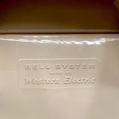 BELL SYSTEMS ~ Vtg. Rotary Dial Phone