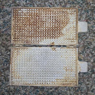 Vtg Pizelle & Waffle Iron