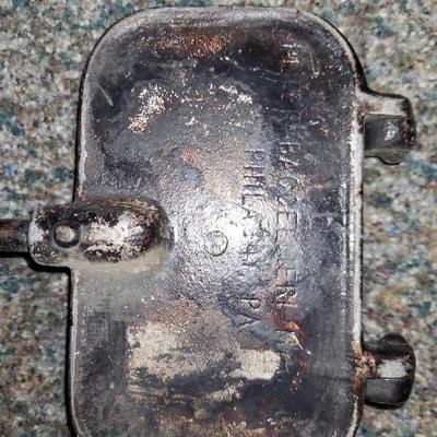 Vtg Pizelle & Waffle Iron