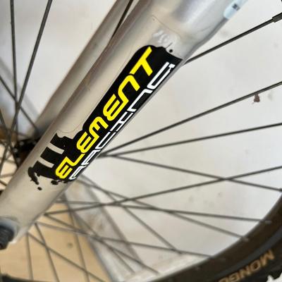 MONGOOSE ~ XR75 ~ 21 Speed Boys Bike