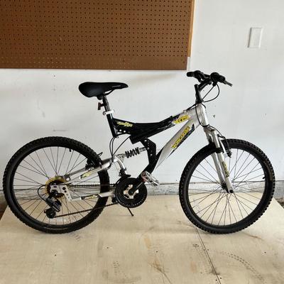 MONGOOSE ~ XR75 ~ 21 Speed Boys Bike