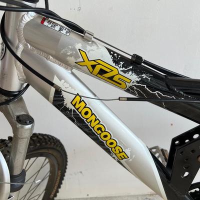 MONGOOSE ~ XR75 ~ 21 Speed Boys Bike
