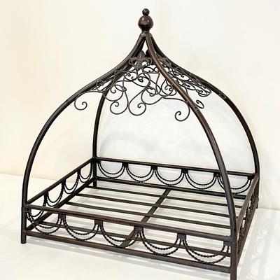 Fluer De Lis Metal Pet Bed