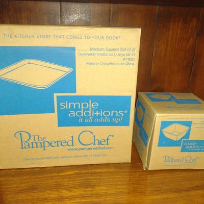 The Pampered Chef Simple Additions Medium Square Plates and Small Bowls- New in Box