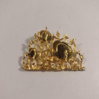 Vintage Jonette Jewelry Fish in the Sea Design Brooch (#22)