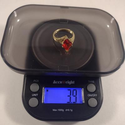 10 Karat Yellow Gold and Orange Stone Ring- Size 7- Approx Total Weight 3.9 Grams (#27)