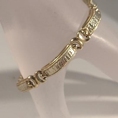 10 Karat Two-Tone Gold Bracelet- Approx Total Weight 9.6 Grams (#28)