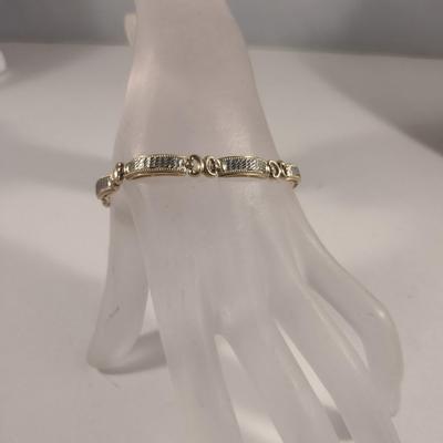 10 Karat Two-Tone Gold Bracelet- Approx Total Weight 9.6 Grams (#28)