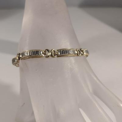 10 Karat Two-Tone Gold Bracelet- Approx Total Weight 9.6 Grams (#28)
