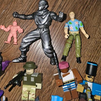 Vintage 1980s GI Joe, Power Rangers, Roblox