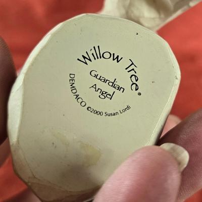 Willow Tree "Guarding Angel"