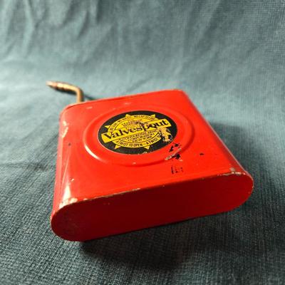 Vintage Valvespout Oil Can