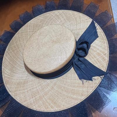 Lot of vintage hats
