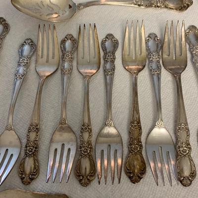 Rogers “Heritage” Silverplate Flatware Lot