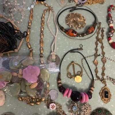 Huge Lot - Costume & Damaged Jewelry
