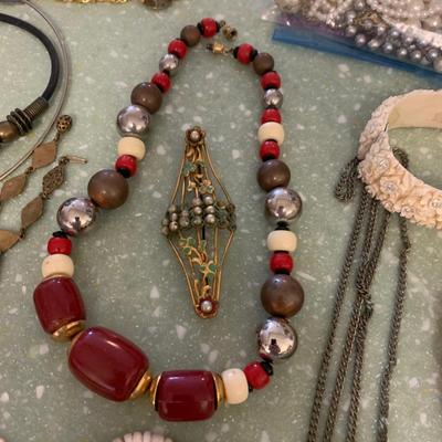 Huge Lot - Costume & Damaged Jewelry