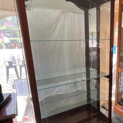 Lot# 055 Howard Miller, Mahogany Dome Top Curio China Cabinet with Lights & Mirrored Back
