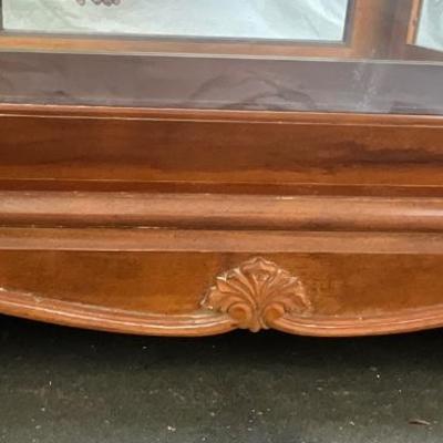 Lot# 056 Vintage Engraved Curio Cabinet with Lights & Mirrored Back
