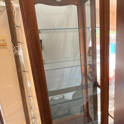 Lot# 056 Vintage Engraved Curio Cabinet with Lights & Mirrored Back