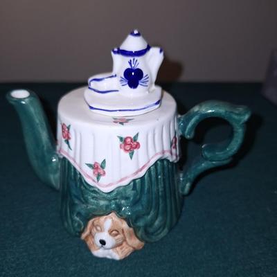 Teapot w/ Pup
