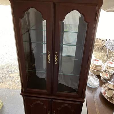 Lot# 59 Mahogany Lighted Beveled Glass Door China Hutch
