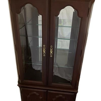 Lot# 59 Mahogany Lighted Beveled Glass Door China Hutch