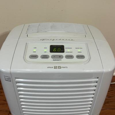 Frigidaire Dehumidifier 25 Pint