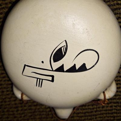 2 navajo pottery pc